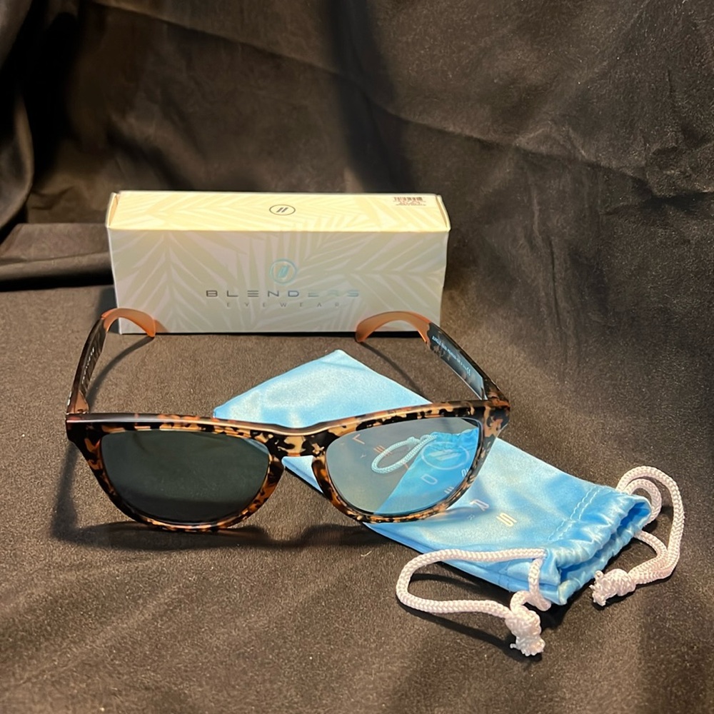 Blenders Unisex “Jungle Rain” Sunglasses